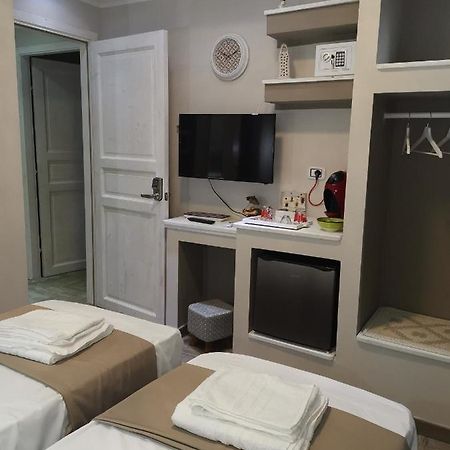 Guesthouse Luisella Кальярі Екстер'єр фото