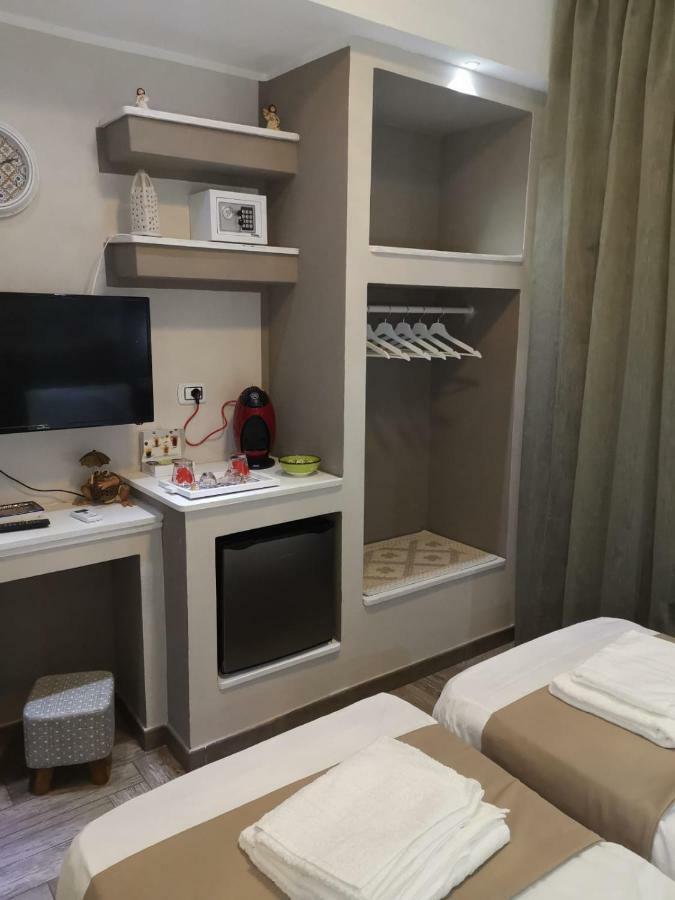 Guesthouse Luisella Кальярі Екстер'єр фото