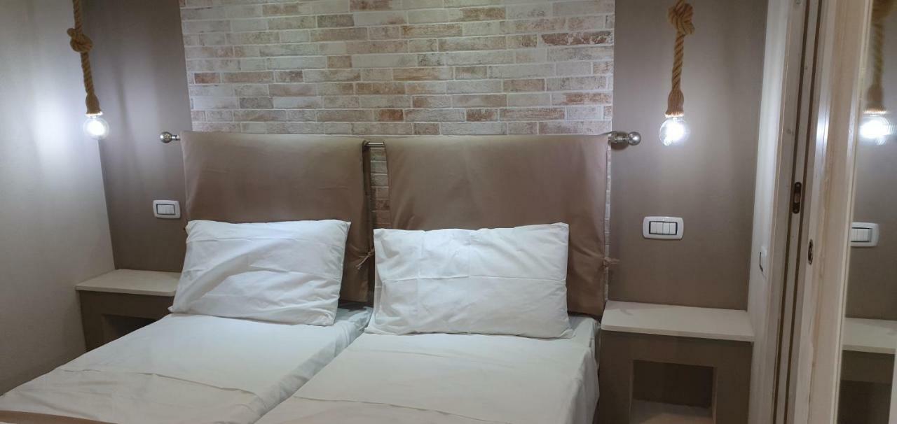 Guesthouse Luisella Кальярі Екстер'єр фото