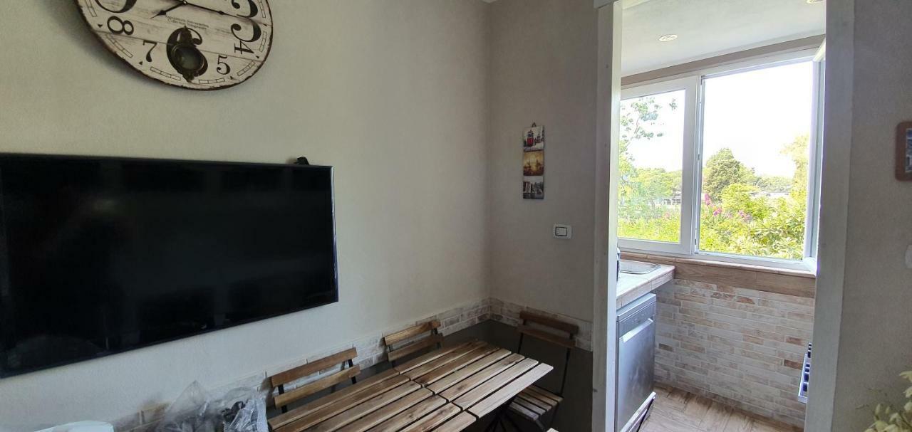 Guesthouse Luisella Кальярі Екстер'єр фото