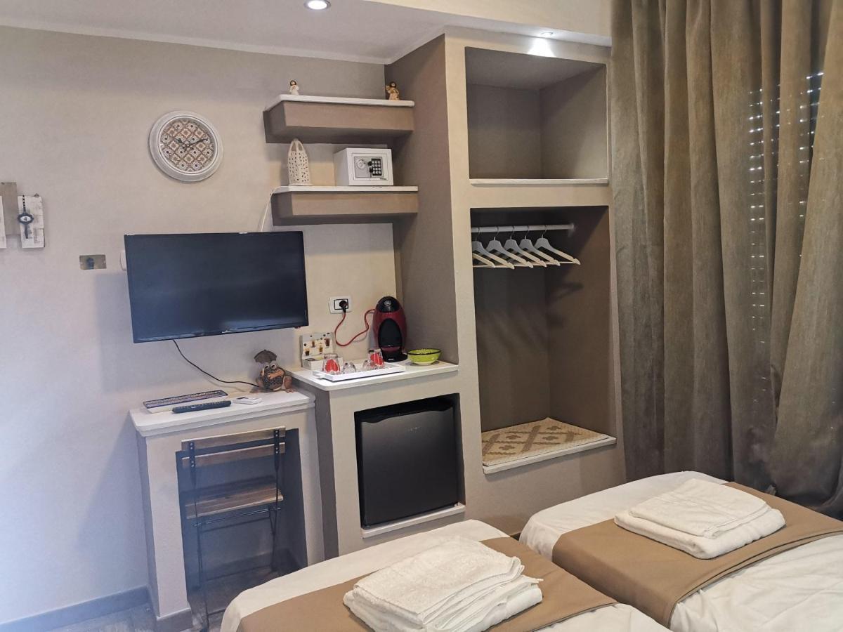 Guesthouse Luisella Кальярі Екстер'єр фото
